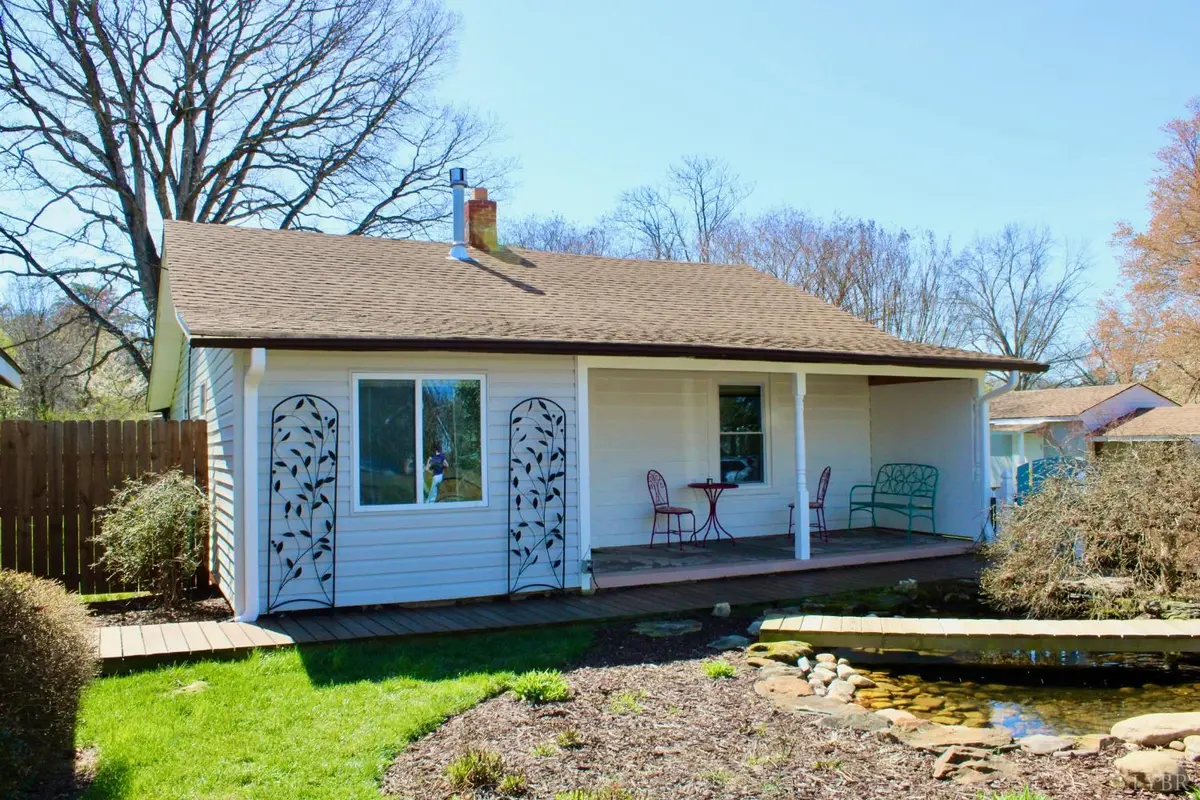 1501 Traylor LN, Lynchburg, VA 24502