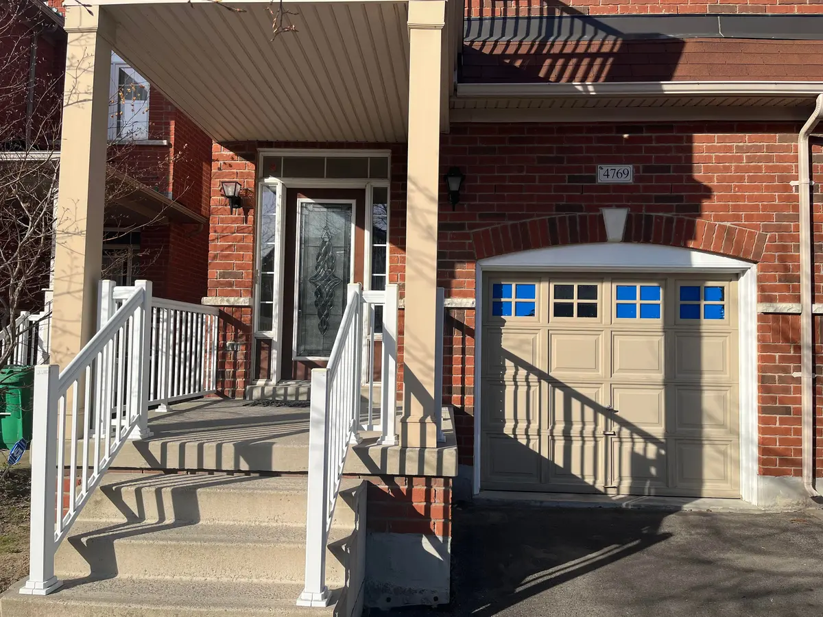 4769 Bluefeather LN, Mississauga, ON L5R 0C8