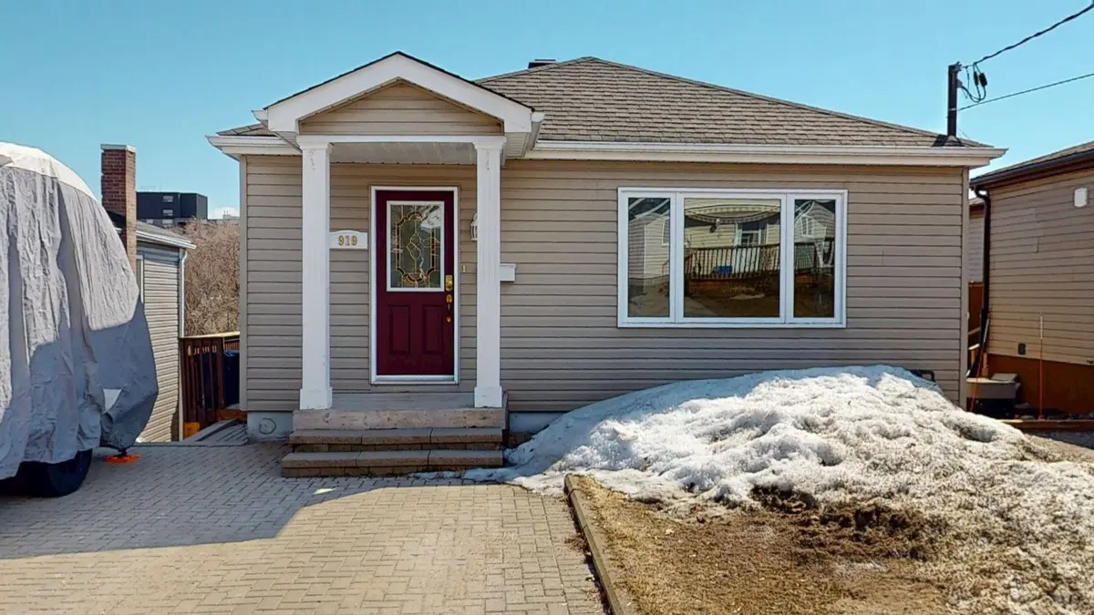 919 Eva ST, North Bay, ON P1B 6R3