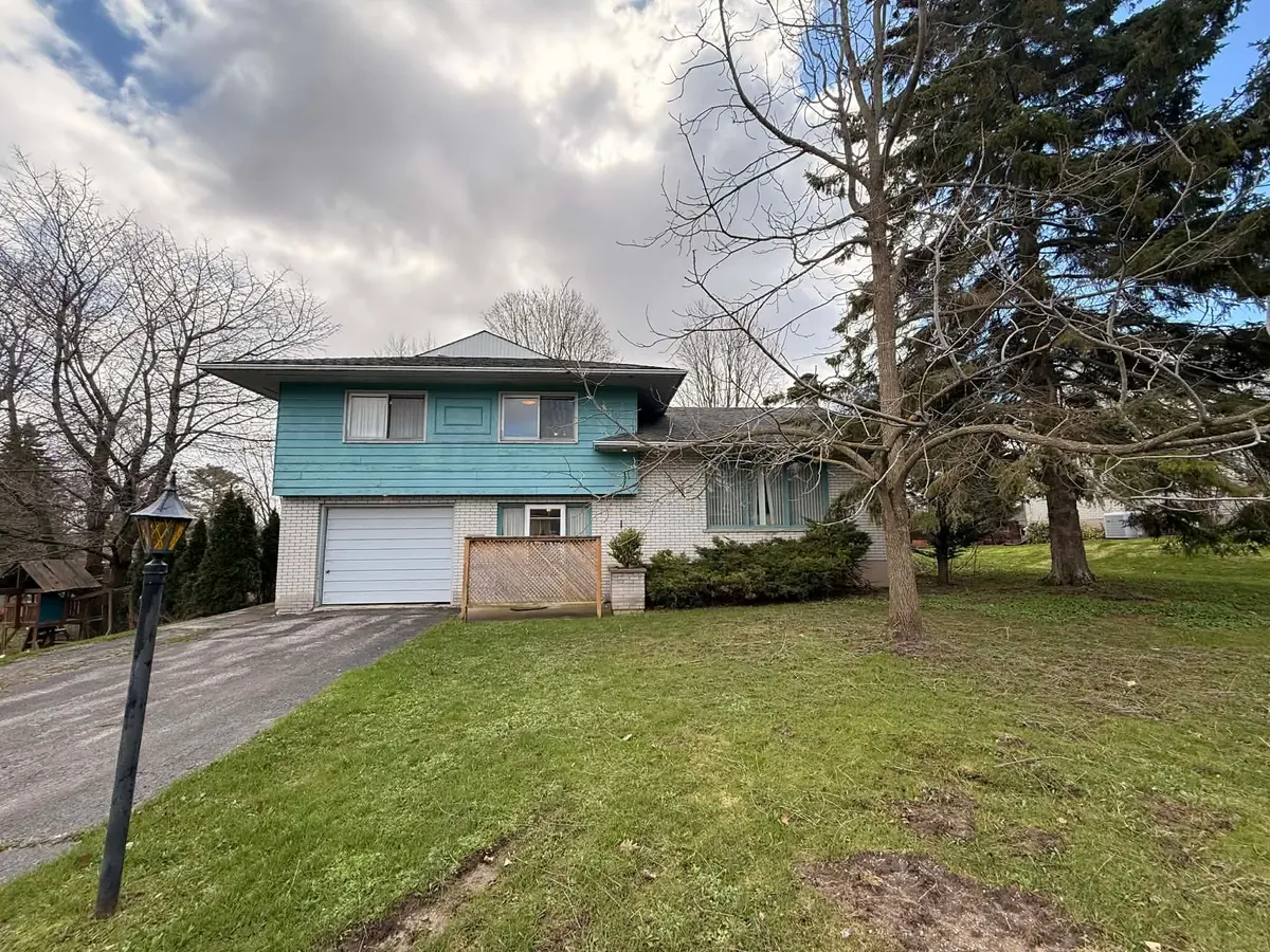 301 Summit DR, North Huron, ON N0G 2W0