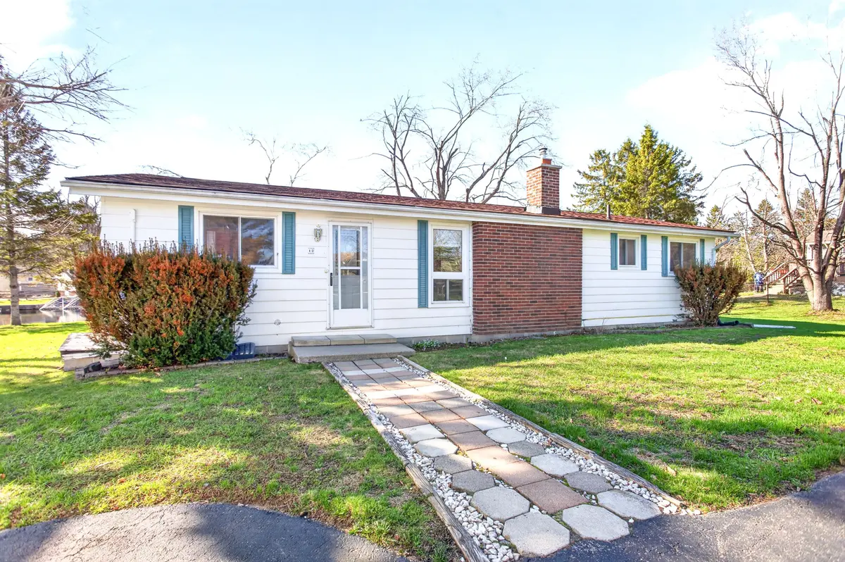 12 North Bayou RD, Kawartha Lakes, ON K0M 1N0