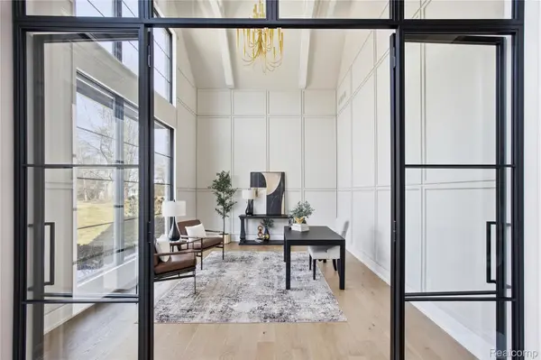 3281 Chickering LN, Bloomfield Charter Township, MI 48302