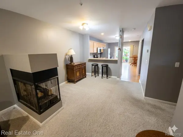 478 Village LN, Milford Village, MI 48381