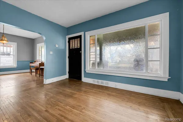 717 N Madison ST, Lapeer, MI 48446