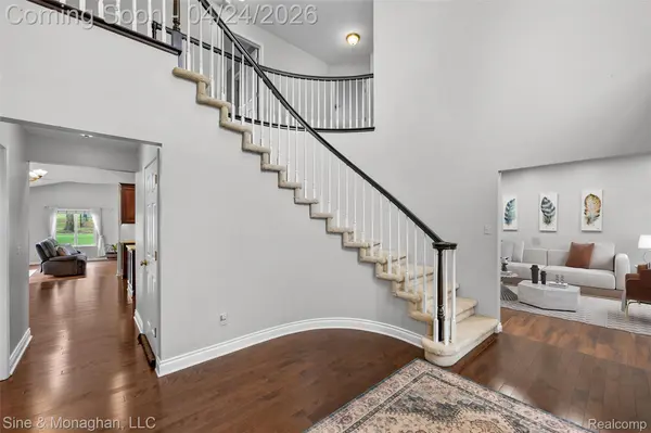 4451 Carriage Hill CT, Oakland Charter Township, MI 48306