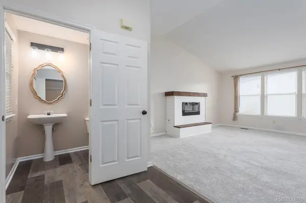 10217 Meadow Crest CT, Grand Blanc Charter Township, MI 48442