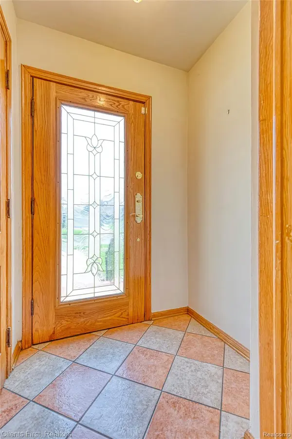 551 Fiske DR, Detroit, MI 48214