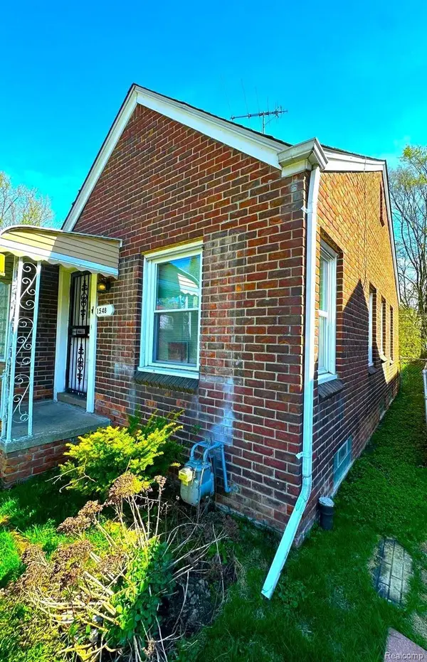 15480 SARATOGA ST, Detroit, MI 48205