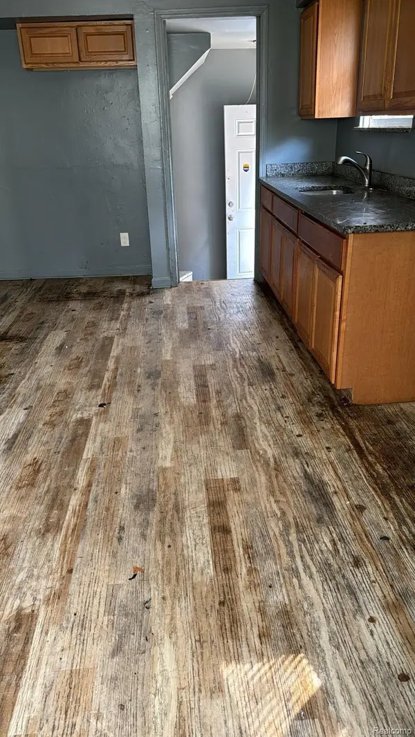 15480 SARATOGA ST, Detroit, MI 48205