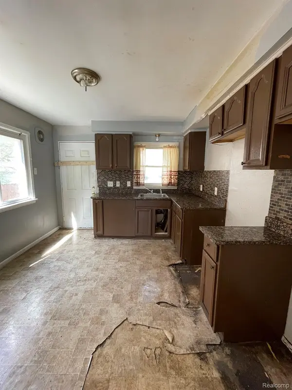 20569 Evergreen RD, Detroit, MI 48219