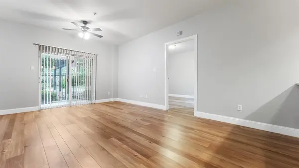 1100 W Trinity Mills Road #1014, Carrollton, TX 75006