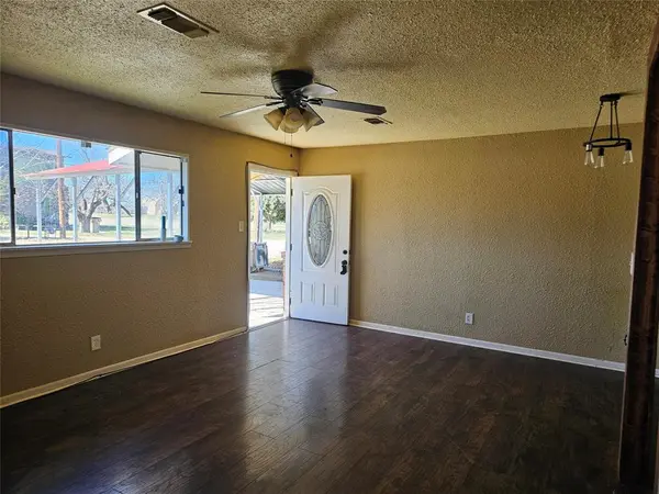 509 Starkey Street, Bangs, TX 76823