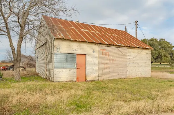 100 W Commerce Street, Gustine, TX 76455