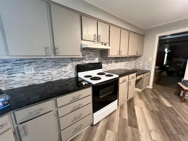 2100 11th Street, Brownwood, TX 76801