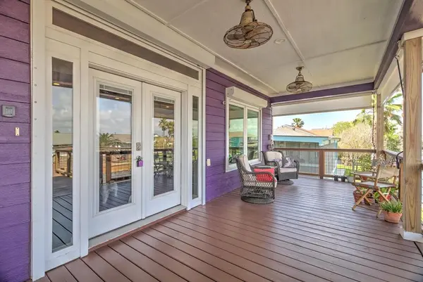 604 Warsaw Street, Bayou Vista, TX 77563