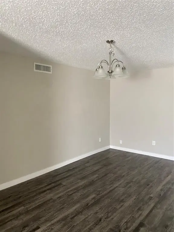 802 Las Palmas Drive, Grand Prairie, TX 75052