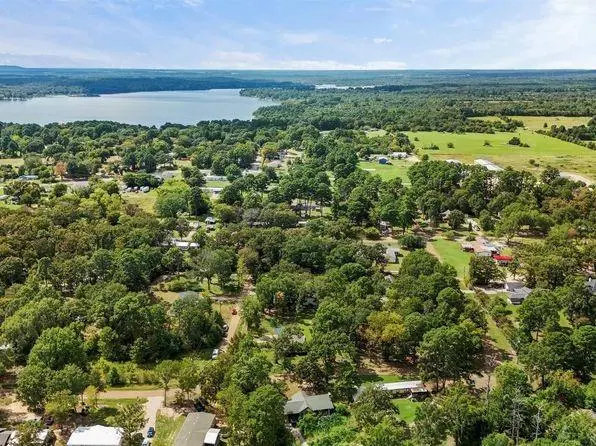 2518 Lovely Drive, Chandler, TX 75758