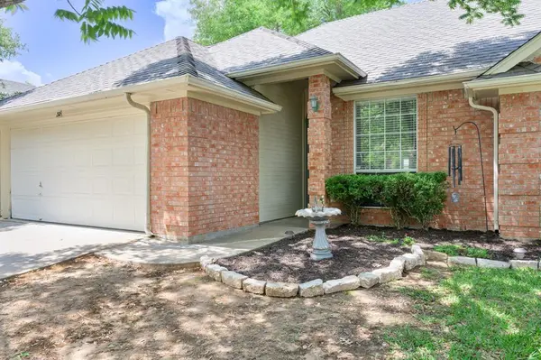 1516 Clover Lane, Granbury, TX 76048