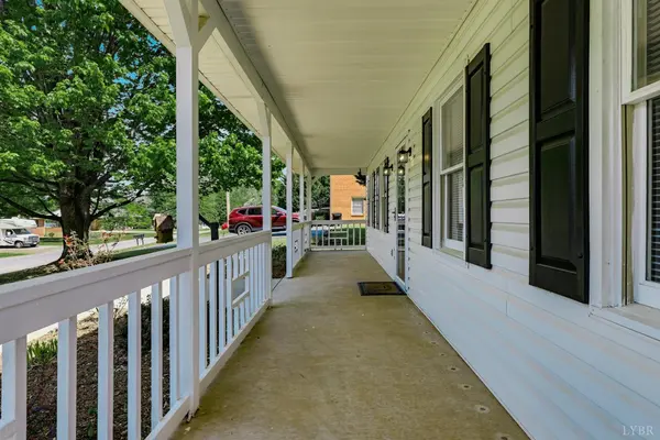 95 Farmington RD, Lynchburg, VA 24502