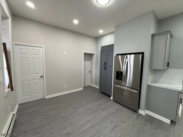 127 Fulton St, Elizabeth City, NJ 07206