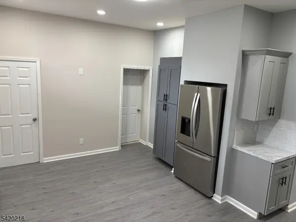 127 Fulton St, Elizabeth City, NJ 07206