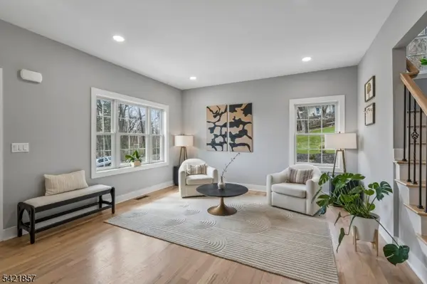 518-520 Cardinal Ln, Green Brook Twp., NJ 08812