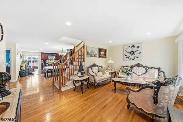 13 W   5Th Ave, Linden City, NJ 07036