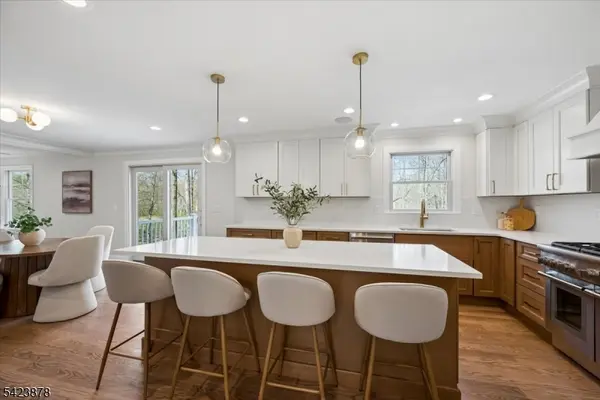 33 Hampton Rd, Chatham Twp., NJ 07928