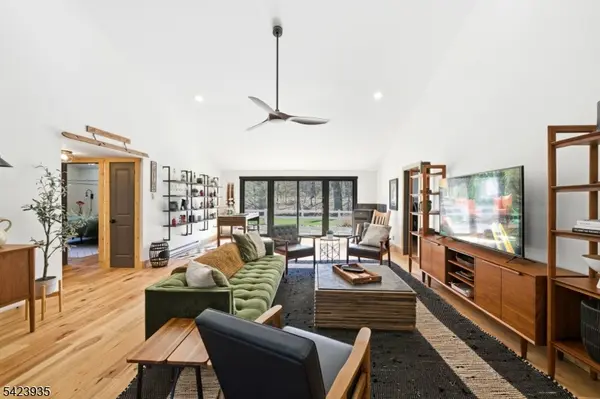 211 Mountain View Rd, Hillsborough Twp., NJ 08844