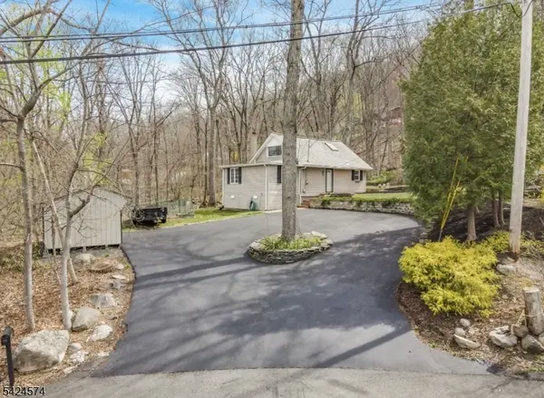 23 Old Woodland Trl, Jefferson Twp., NJ 07438