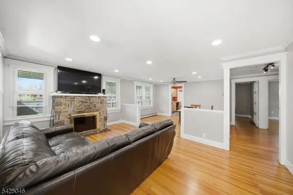 13 Stonewald Ct, Mount Olive Twp., NJ 07828