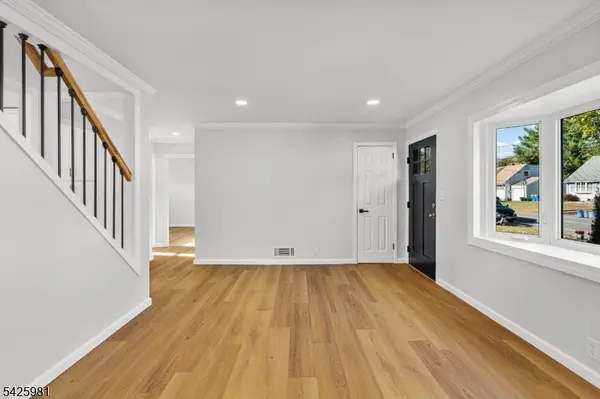 435 Warfield Rd, North Plainfield Boro, NJ 07063