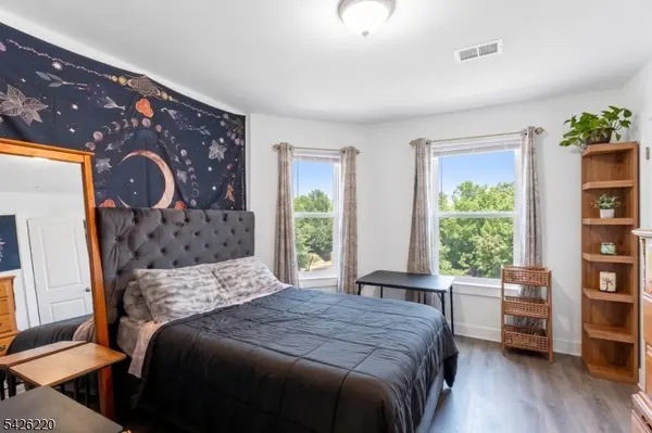 58 Park Ave, East Orange City, NJ 07017