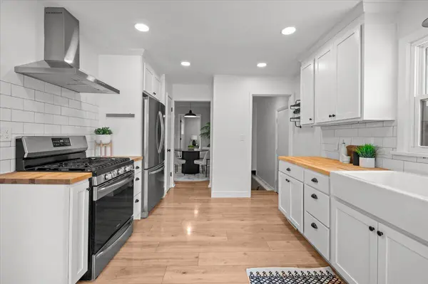 78 Lakeside DR NE, City Of Grand Rapids, MI 49503