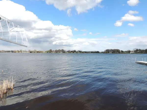 1062 Castle DR, Lake Isabella, MI 48893