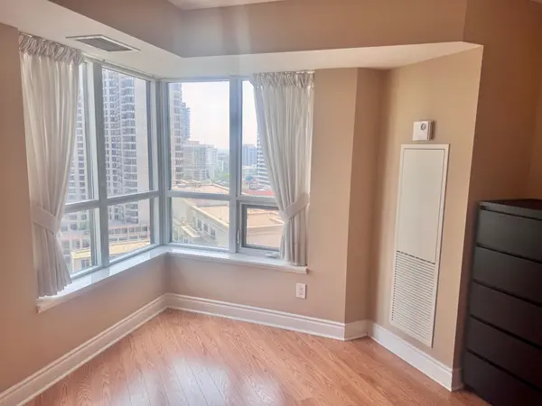 500 Doris AVE #1323, Toronto C14, ON M2N 0C1