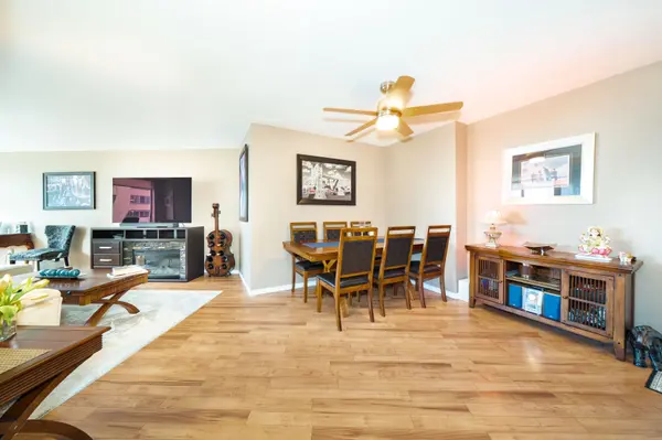 270 Queens Quay W #2508, Toronto C01, ON M5J 2N4