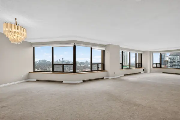 175 Cumberland ST #2207, Toronto C02, ON M5R 3M9