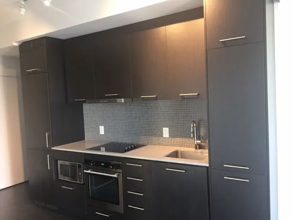 87 Peter ST #1810, Toronto C01, ON M5V 0P1