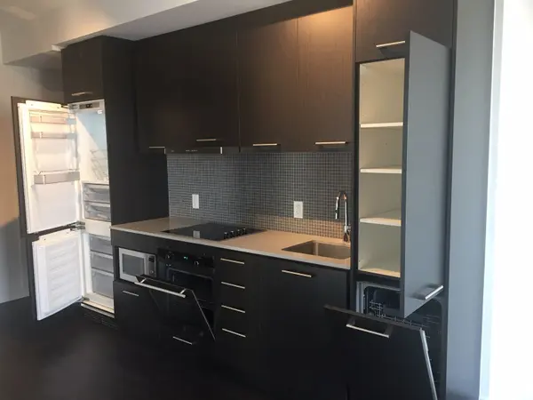 87 Peter ST #1810, Toronto C01, ON M5V 0P1