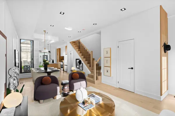 25 Coolmine RD, Toronto C01, ON M6J 3G1