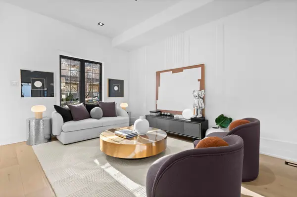 25 Coolmine RD, Toronto C01, ON M6J 3G1