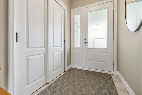 10 Kenewen CT, Toronto C13, ON M4A 1R8