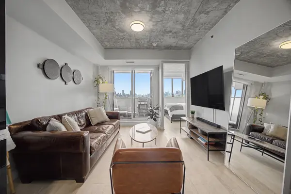 20 Minowan Miikan LN #1023, Toronto C01, ON M6J 0E5