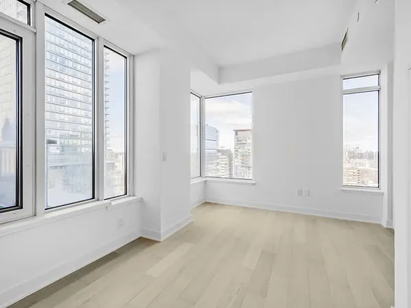 11 Yorkville AVE #2403, Toronto C02, ON M4W 1L2