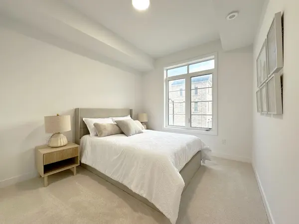 1655 Palmers Sawmill RD #208, Pickering, ON L1X 0R3