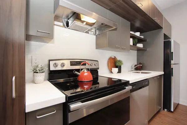 14 1/2 King ST E #201, Oshawa, ON L1H 1A9