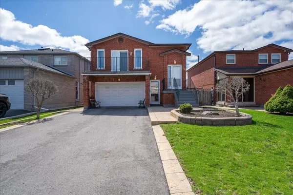 175 Oliver LN, Vaughan, ON L6A 1A9