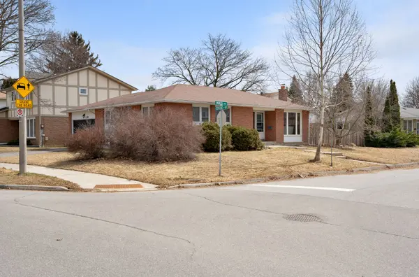 222 Centre ST W, Richmond Hill, ON L4C 5K1