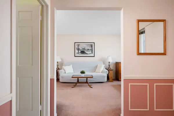 222 Centre ST W, Richmond Hill, ON L4C 5K1